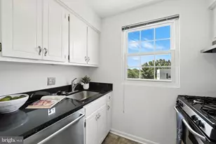 2030 N Vermont St, Arlington, VA 22207 - Photo 7