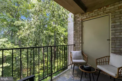 5051 7th Road S #202, Arlington, VA 22204 - Photo 5