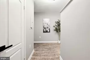 1211 S Eads Street S, Arlington, VA 22202 - Photo 11
