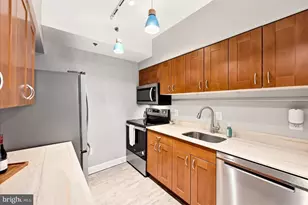 1211 S Eads Street S, Arlington, VA 22202 - Photo 17