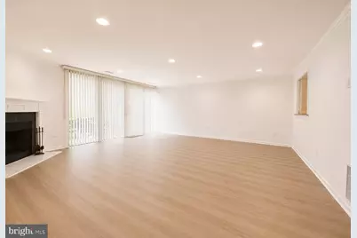 720 15th Street S, Arlington, VA 22202 - Photo 17