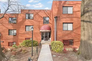 1581 N Colonial Terrace, Arlington, VA 22209 - Photo 1
