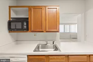 4141 N Henderson Rd, Arlington, VA 22203 - Photo 33