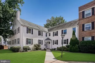 1315 S Walter Reed Dr, Arlington, VA 22204 - Photo 3