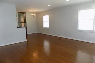 138 S Abingdon St, Arlington, VA 22204 - Photo 3