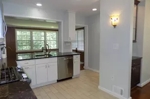 138 S Abingdon St, Arlington, VA 22204 - Photo 9