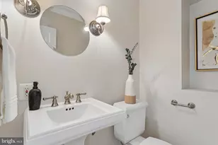 1109 N Illinois St, Arlington, VA 22205 - Photo 21