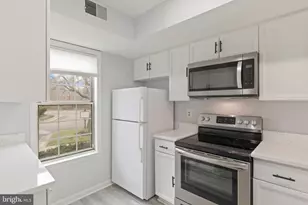 2403 S Walter Reed Dr S, Arlington, VA 22206 - Photo 7
