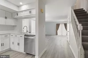 2403 S Walter Reed Dr S, Arlington, VA 22206 - Photo 9