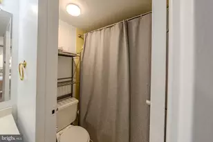 1300 Army Navy Dr, Arlington, VA 22202 - Photo 21