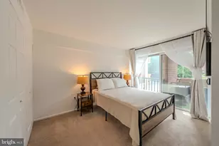 1300 Army Navy Dr, Arlington, VA 22202 - Photo 3