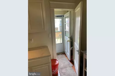 2210 N Lexington Street #UPPER LEVEL, Arlington, VA 22205 - Photo 5