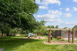1521 S George Mason Dr, Arlington, VA 22204 - Photo 17