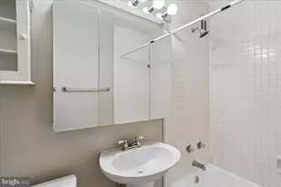 1021 S Arlington Blvd, Arlington, VA 22209 - Photo 27
