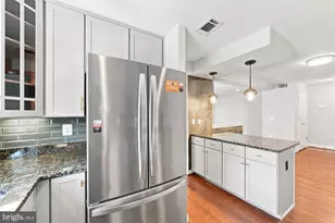 4167 S Four Mile Run Dr, Arlington, VA 22204 - Photo 17