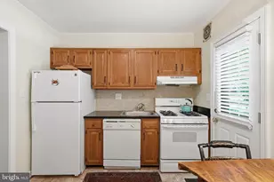 1401 S Edgewood St, Arlington, VA 22204 - Photo 5