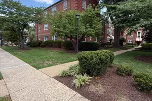 2111 N Scott St, Arlington, VA 22209 - Photo 3
