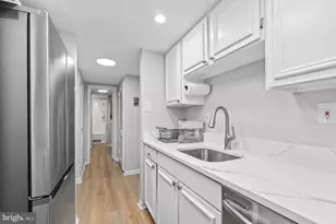 1300 Army Navy Dr, Arlington, VA 22202 - Photo 7