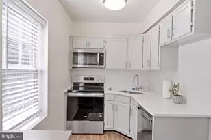 1917 N Rhodes St, Arlington, VA 22201 - Photo 11