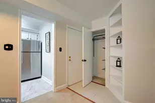 2102 N Scott St, Arlington, VA 22209 - Photo 3