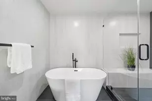 818 N Edgewood St, Arlington, VA 22201 - Photo 29