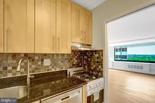1021 Arlington Blvd, Arlington, VA 22209 - Photo 11