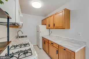 1200 S Arlington Ridge Rd, Arlington, VA 22202 - Photo 11