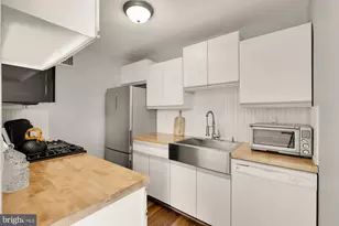 4390 Lorcom Ln, Arlington, VA 22207 - Photo 11