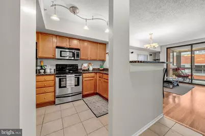 1001 N Vermont Street #905, Arlington, VA 22201 - Photo 3