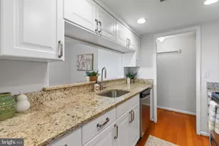 2811 S Woodrow St, Arlington, VA 22206 - Photo 11