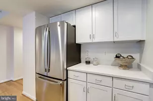 2220 Fairfax Dr N, Arlington, VA 22201 - Photo 11