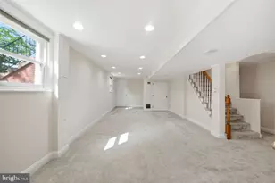 2351 N Vermont Street N, Arlington, VA 22207 - Photo 35