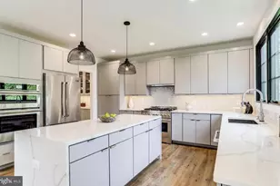 1015 21st St S, Arlington, VA 22202 - Photo 13