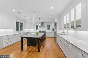 4306 40th St N, Arlington, VA 22207 - Photo 7