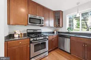 4189 S Four Mile Run Dr, Arlington, VA 22204 - Photo 7