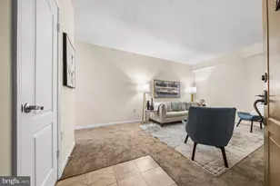 1211 S Eads St, Arlington, VA 22202 - Photo 3