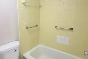 1300 Army Navy Dr, Arlington, VA 22202 - Photo 5