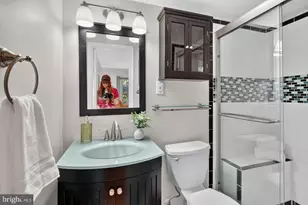 1303 N Lynnbrook Dr N, Arlington, VA 22201 - Photo 15