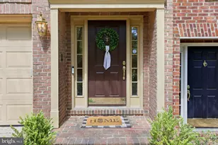 2139 N Pierce Ct, Arlington, VA 22209 - Photo 3