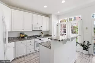 2139 N Pierce Ct, Arlington, VA 22209 - Photo 19