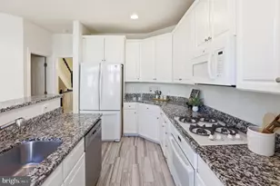 2139 N Pierce Ct, Arlington, VA 22209 - Photo 17