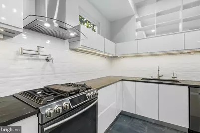 900 20th Street S, Arlington, VA 22202 - Photo 9