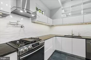 900 20th St S, Arlington, VA 22202 - Photo 9