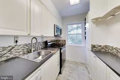 1322 Fort Myer Drive #924, Arlington, VA 22209 - Photo 9