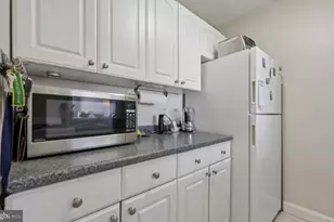 1121 Arlington Blvd, Arlington, VA 22209 - Photo 7