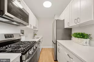 1300 S Arlington Ridge Road S, Arlington, VA 22202 - Photo 9