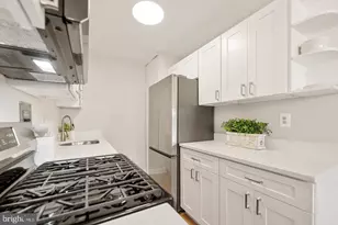 1300 S Arlington Ridge Road S, Arlington, VA 22202 - Photo 11