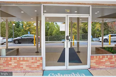 750 S Dickerson Street #402, Arlington, VA 22204 - Photo 3
