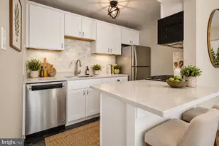 4390 Lorcom Ln, Arlington, VA 22207 - Photo 5