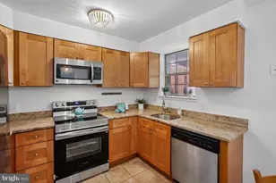 2621 S Walter Reed Dr S, Arlington, VA 22206 - Photo 11